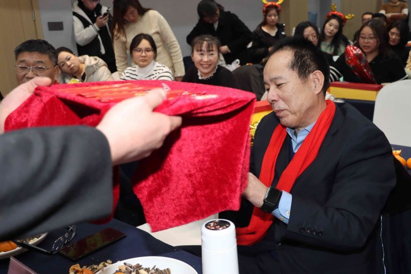 乘风破浪&middot;筑梦远航丨Z6尊龙凯时年会盛典点燃2024